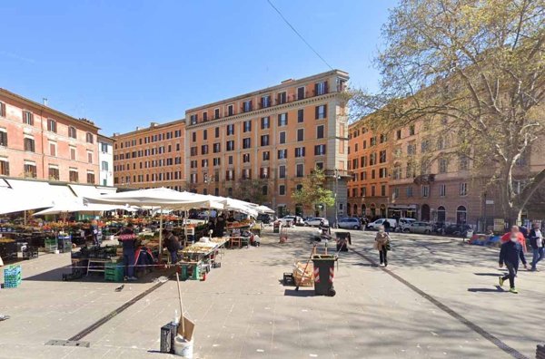 appartamento in vendita a Roma in zona Trastevere