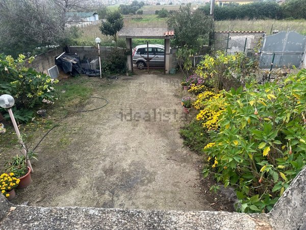 casa indipendente in vendita a Roma in zona Castelverde