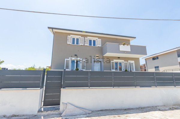 casa indipendente in vendita a Roma in zona Castelverde