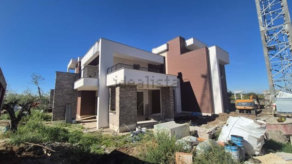 casa indipendente in vendita a Roma in zona Torre Gaia