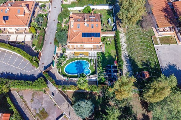 casa indipendente in vendita a Roma in zona Trigoria