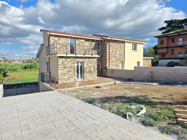 casa indipendente in vendita a Roma in zona Tor Vergata/Torrenova