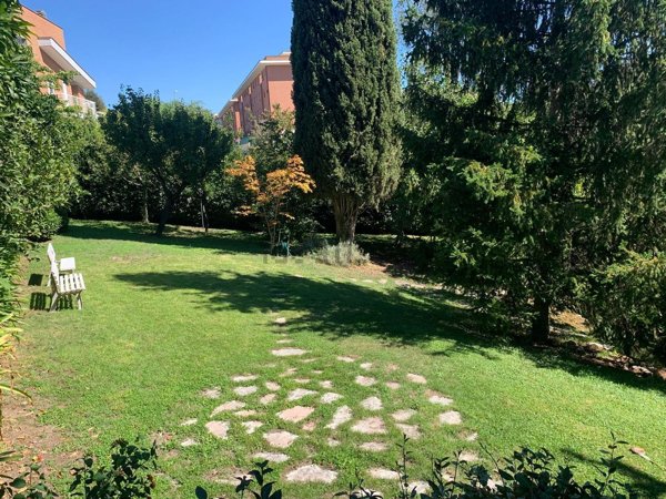 casa indipendente in vendita a Roma in zona Tre Pini - Poggio dei Fiori