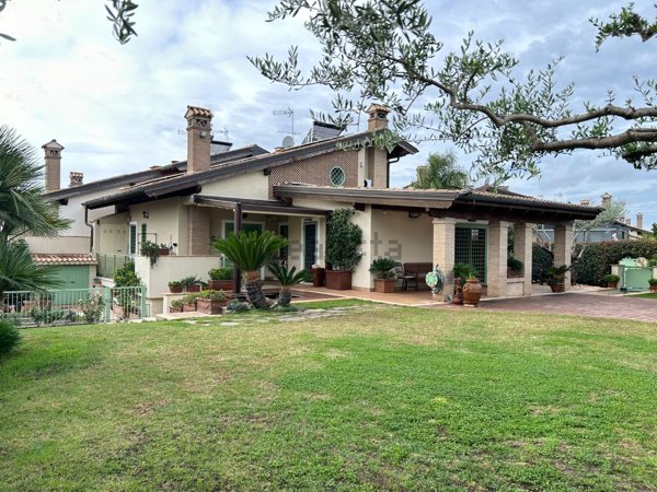 casa indipendente in vendita a Roma in zona Casalotti