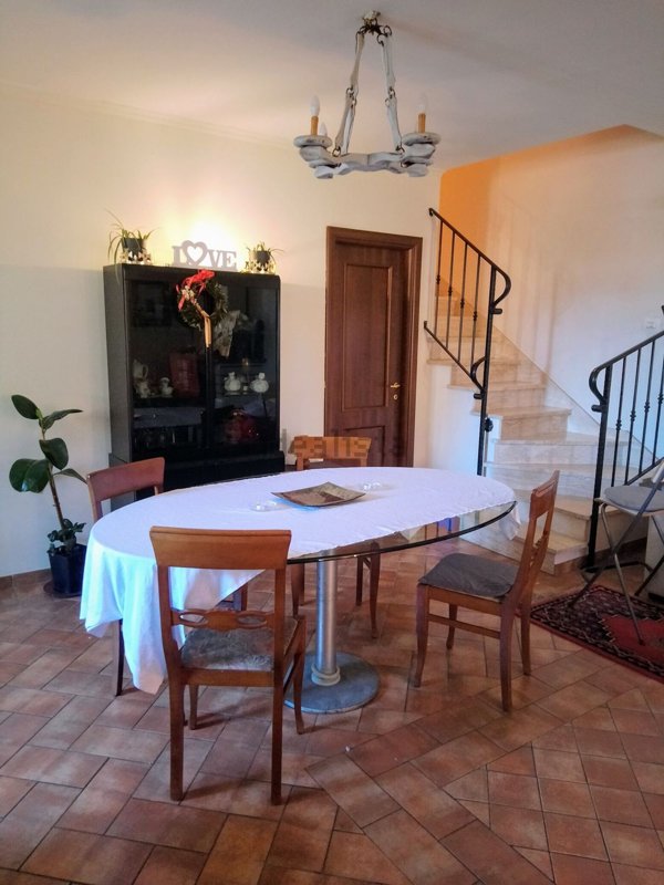 appartamento in vendita a Roma in zona Longarina