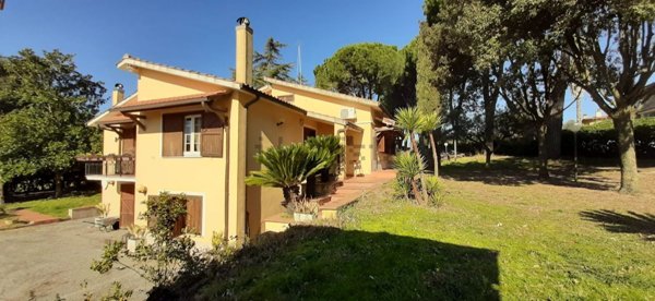 casa indipendente in vendita a Roma in zona Cesano