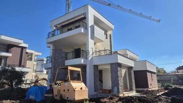 casa indipendente in vendita a Roma in zona Torre Gaia