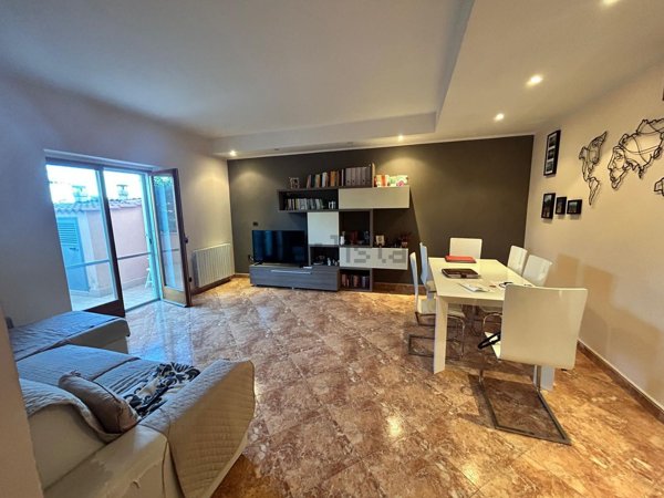 casa indipendente in vendita a Roma in zona Trigoria