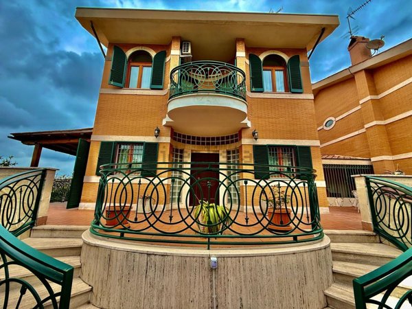 casa indipendente in vendita a Roma