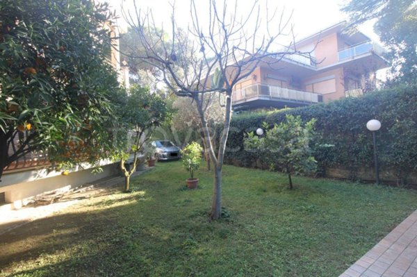 casa indipendente in vendita a Roma in zona Torre Gaia