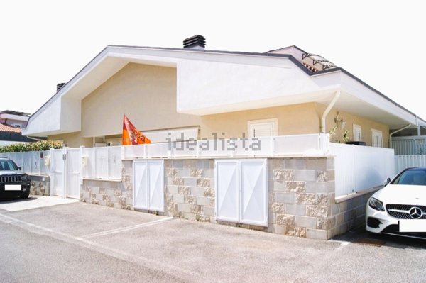 casa indipendente in vendita a Roma in zona Castelverde