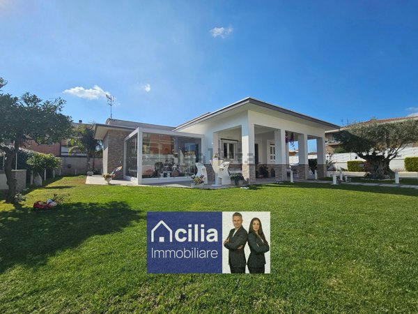 casa indipendente in vendita a Roma in zona Acilia