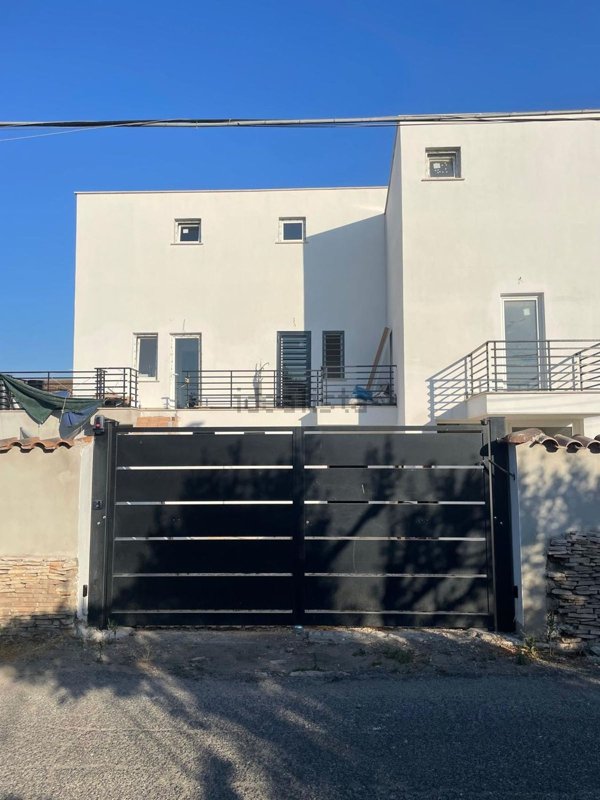 casa indipendente in vendita a Roma in zona Longarina