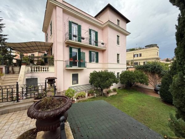 appartamento in vendita a Roma in zona Gianicolense