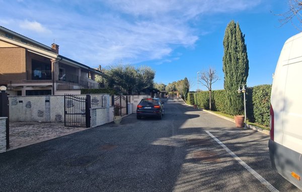 casa indipendente in vendita a Roma in zona Castel di Leva