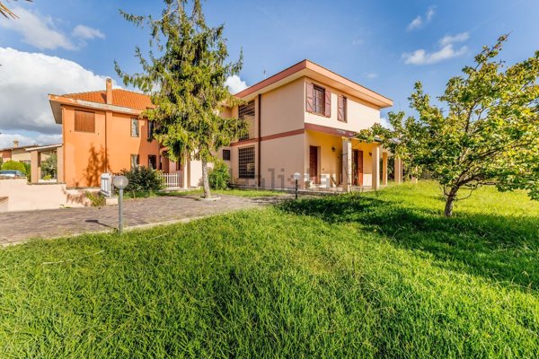 casa indipendente in vendita a Roma in zona Infernetto