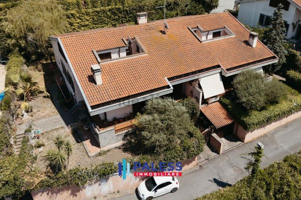 casa indipendente in vendita a Roma in zona Tre Pini - Poggio dei Fiori