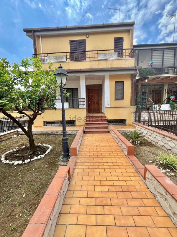 pentavano in vendita a Roma in zona Ottavia