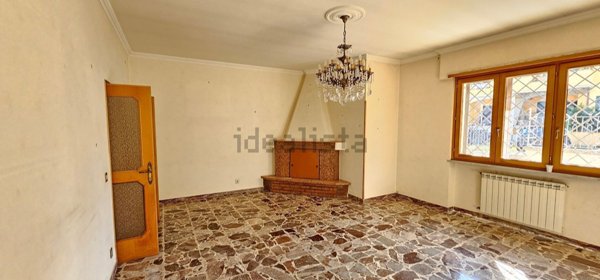 casa indipendente in vendita a Roma in zona Valle Muricana