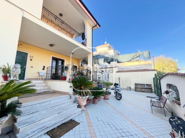 casa indipendente in vendita a Roma in zona Lunghezza