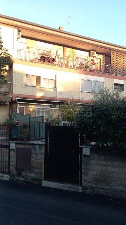 appartamento in vendita a Roma in zona Appio Claudio