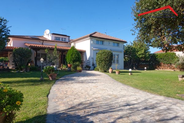 casa indipendente in vendita a Roma in zona Infernetto