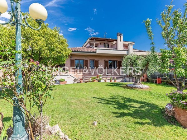 casa indipendente in vendita a Roma in zona Torre Maura