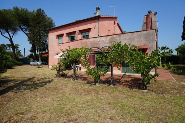 casa indipendente in vendita a Roma in zona Casal Monastero