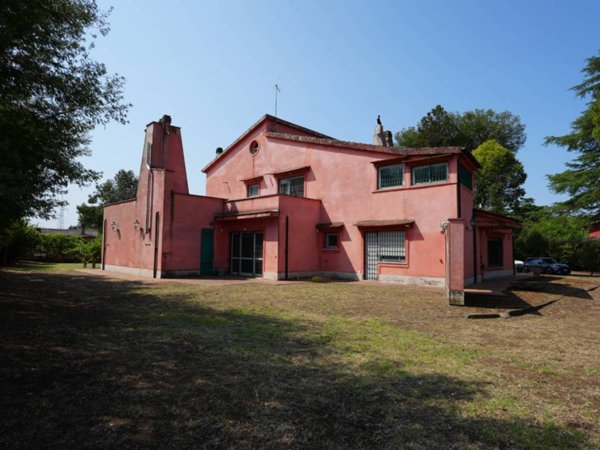 casa indipendente in vendita a Roma in zona Casal Monastero