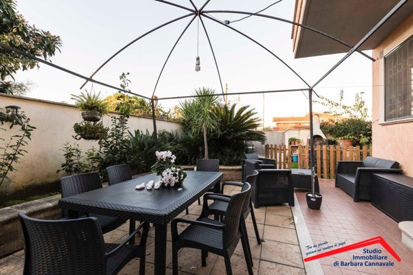 casa indipendente in vendita a Roma in zona Infernetto