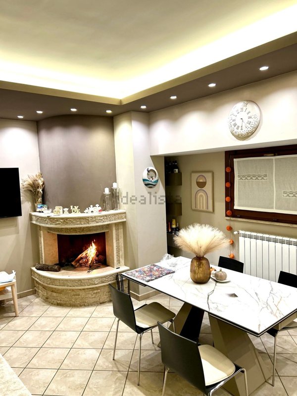 casa indipendente in vendita a Roma in zona Lunghezza