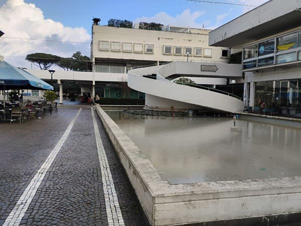ufficio in vendita a Roma in zona Casal Palocco
