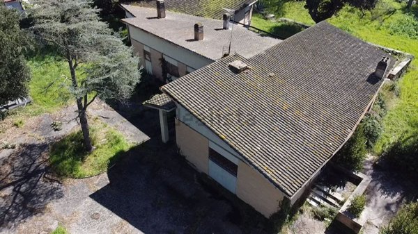 casa indipendente in vendita a Roma in zona Castel di Guido
