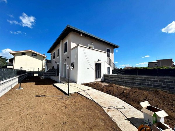 appartamento in vendita a Roma in zona Finocchio