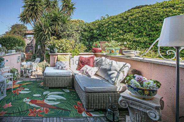 casa indipendente in vendita a Roma in zona Infernetto