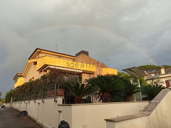 casa indipendente in vendita a Roma in zona Casal Morena
