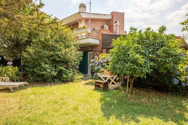 casa indipendente in vendita a Roma in zona Casal Boccone