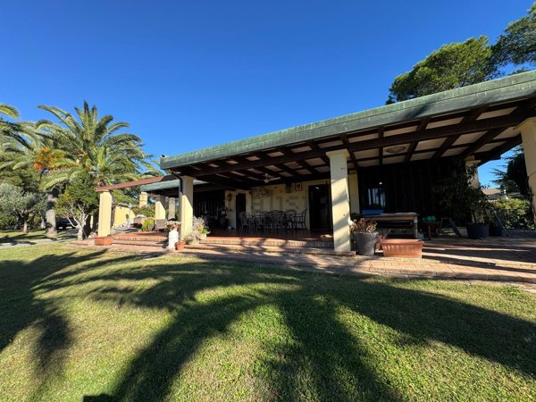 casa indipendente in vendita a Roma in zona Casal Monastero