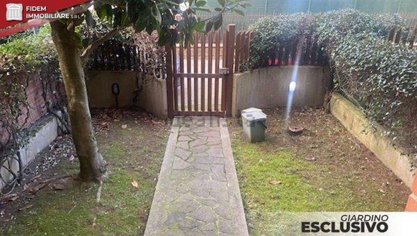 pentavano in vendita a Roma in zona Vitinia