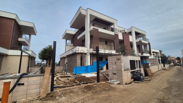 casa indipendente in vendita a Roma in zona Torre Gaia