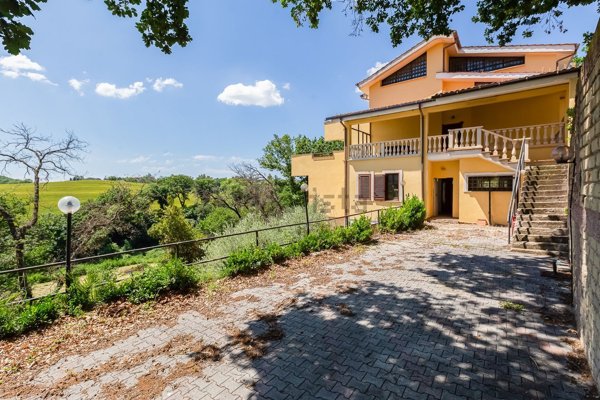 casa indipendente in vendita a Roma in zona Trigoria