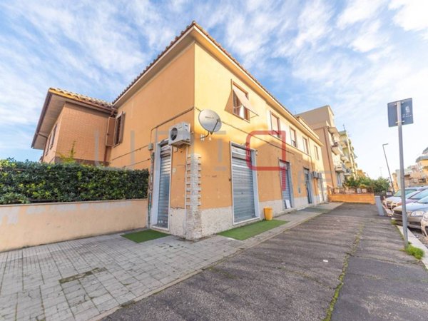 negozio in vendita a Roma in zona Prenestino-Centocelle