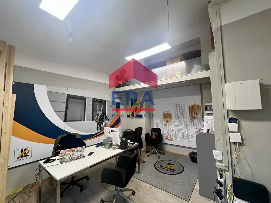 locale commerciale in vendita a Roma