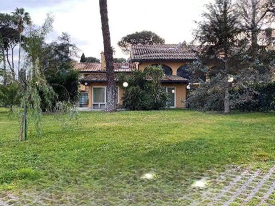 casa indipendente in vendita a Roma