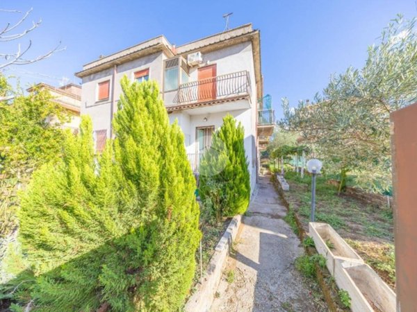 appartamento in vendita a Roma in zona Lunghezza