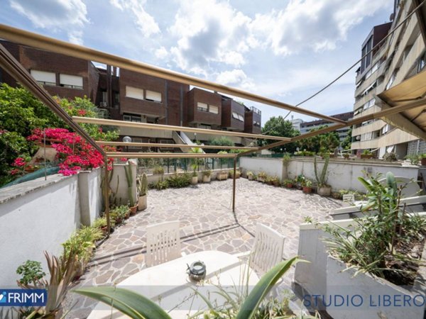 appartamento in vendita a Roma in zona Giuliano Dalmata