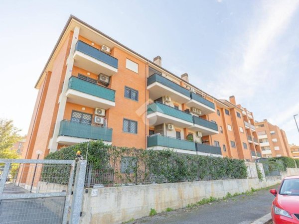 appartamento in vendita a Roma in zona Castelverde