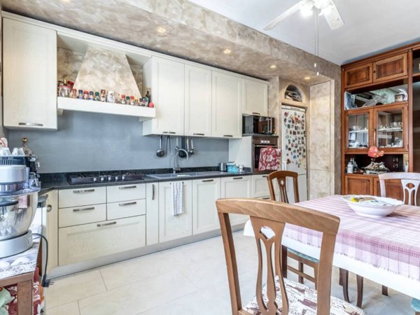 appartamento in vendita a Roma in zona Prenestino-Centocelle