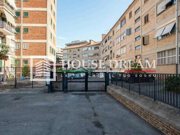 appartamento in vendita a Roma in zona Torre Maura
