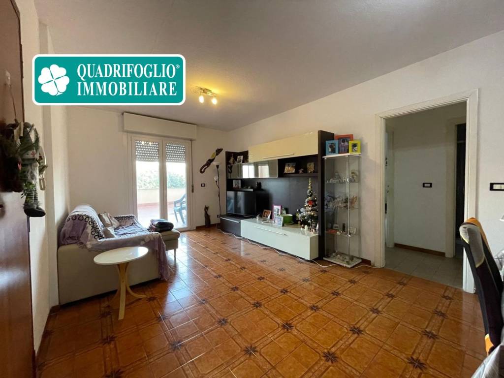 appartamento in vendita a Roma in zona Torre Angela